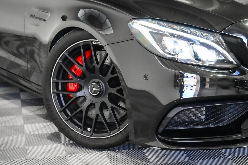 Mercedes Benz C-class image 2