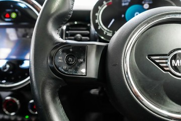 https://vehicle-cdn.autoleague.cloud/17009_11017983_11.jpg