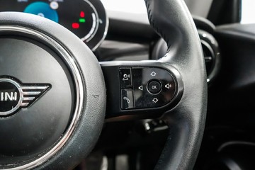 https://vehicle-cdn.autoleague.cloud/17009_11017983_13.jpg