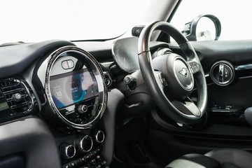 https://vehicle-cdn.autoleague.cloud/17009_11017983_21.jpg