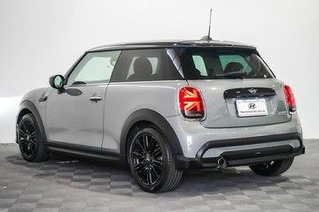 https://vehicle-cdn.autoleague.cloud/17009_11017983_4.jpg