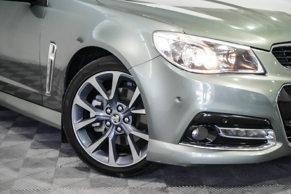 Holden Commodore image 2