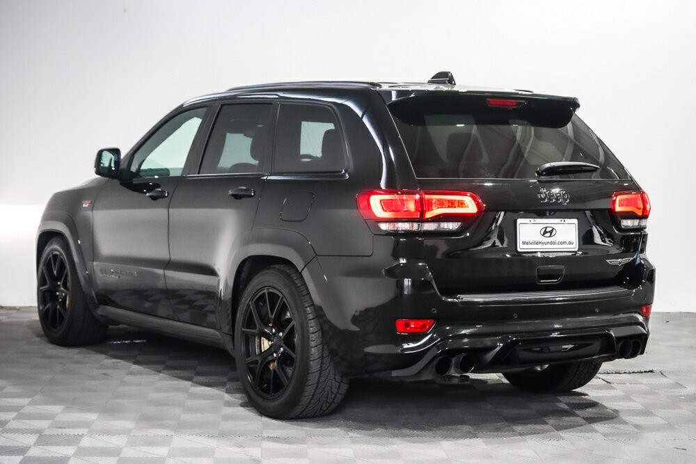 Jeep Grand Cherokee image 4