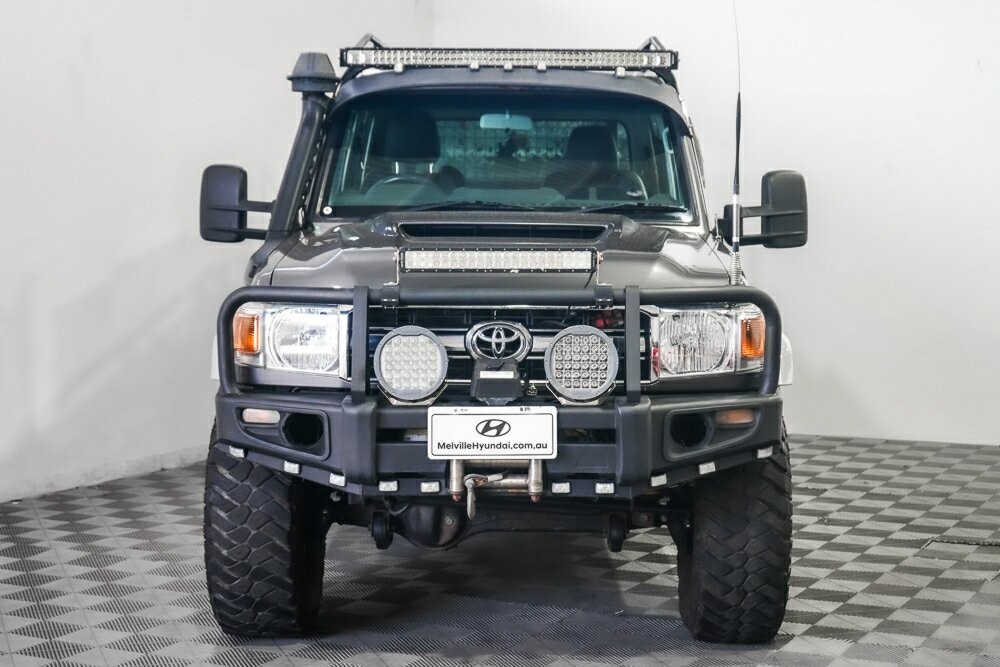 Toyota Landcruiser image 3