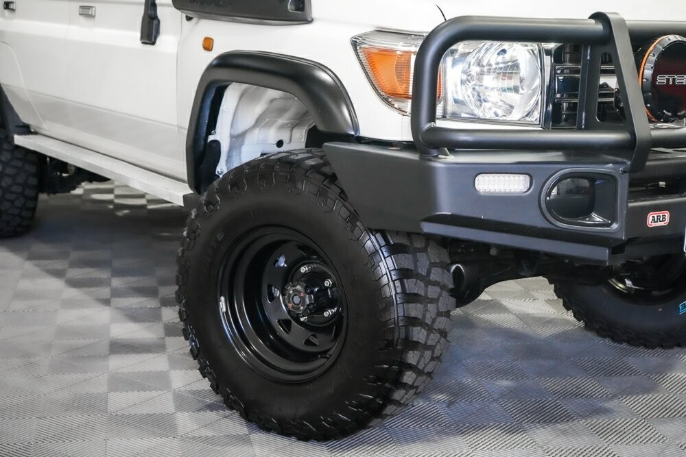 Toyota Landcruiser image 2