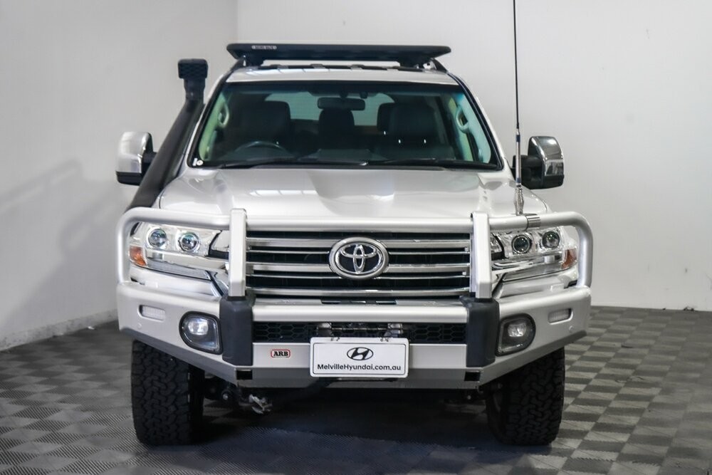 Toyota Landcruiser image 3