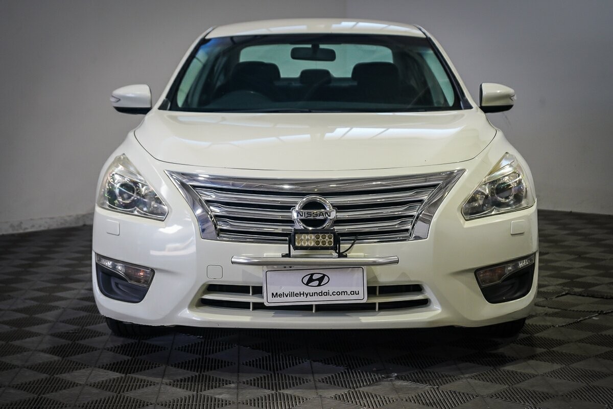 Nissan Altima image 3