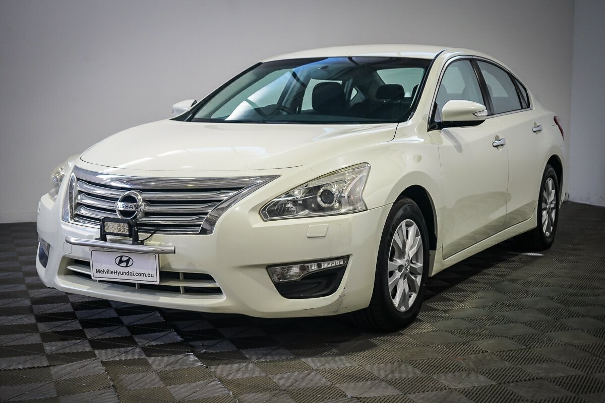 Nissan Altima image 4