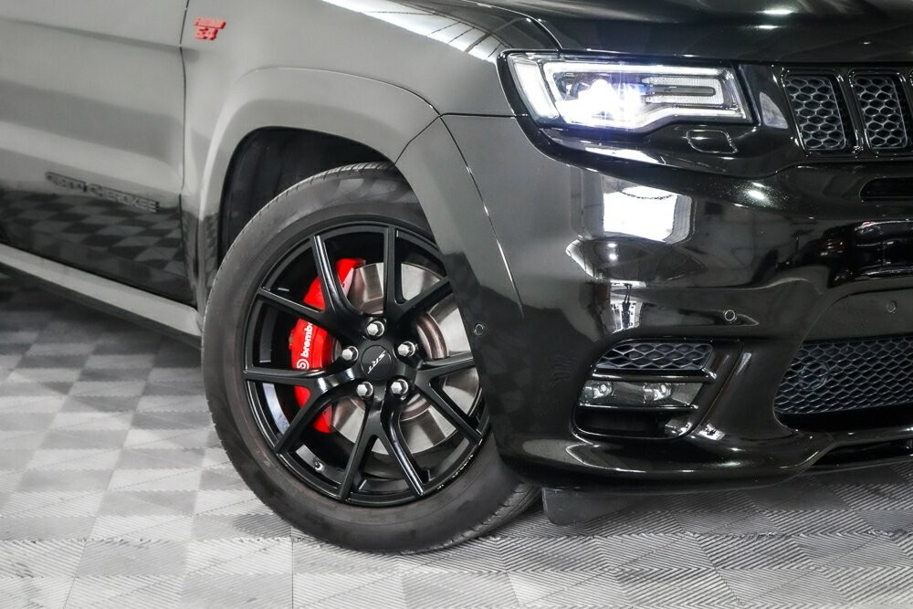 Jeep Grand Cherokee image 2