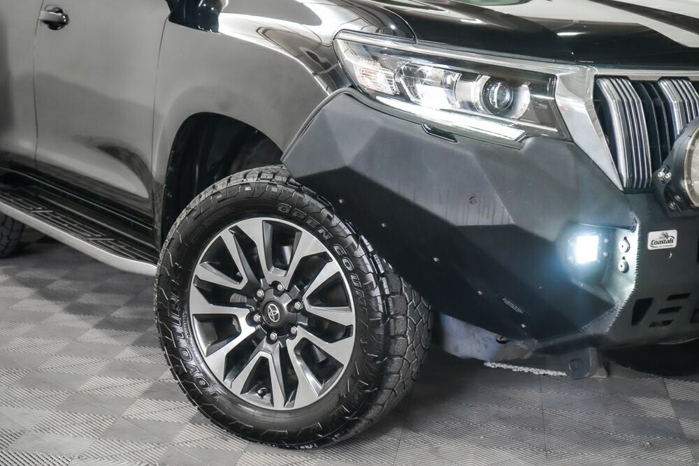 Toyota Landcruiser Prado image 2