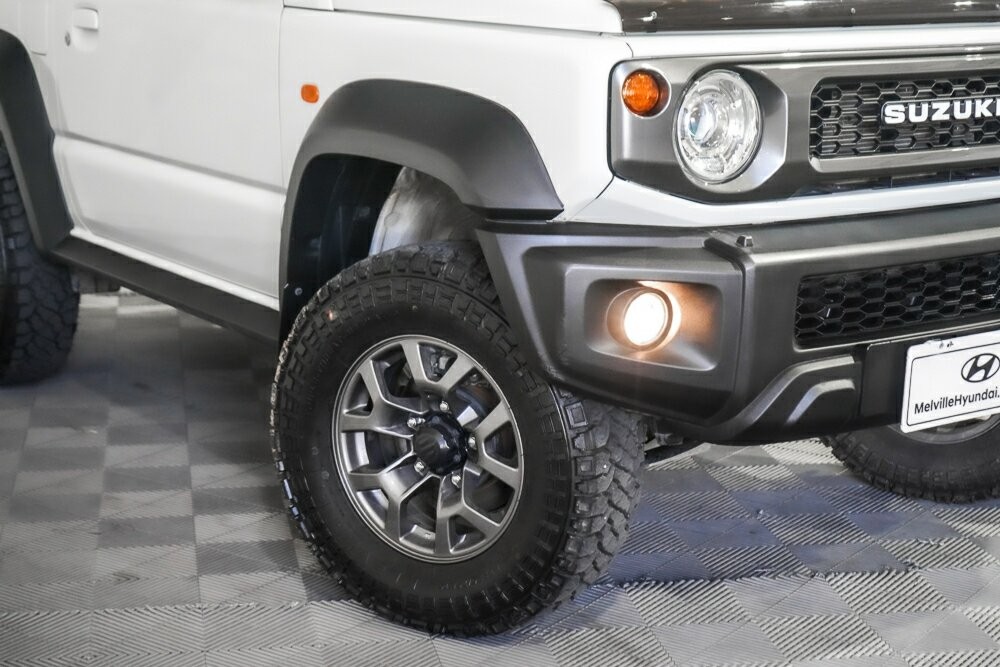 Suzuki Jimny image 2
