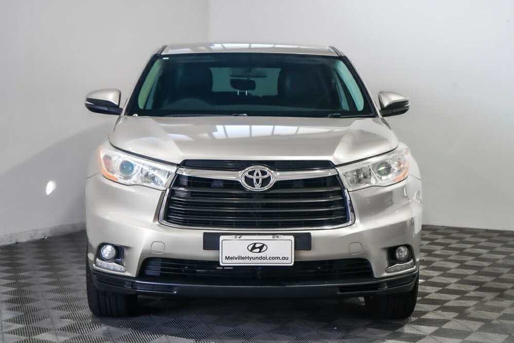 Toyota Kluger image 3