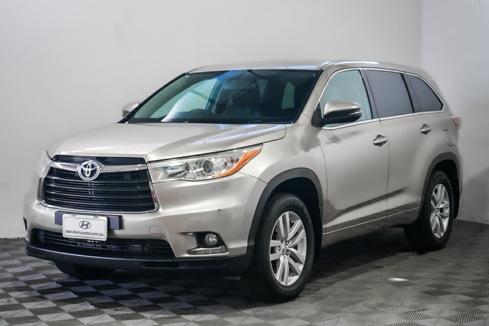 Toyota Kluger image 4