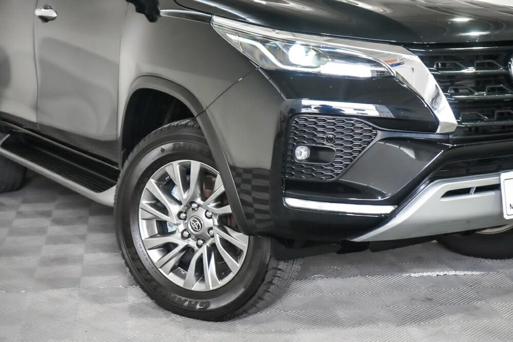 Toyota Fortuner image 2