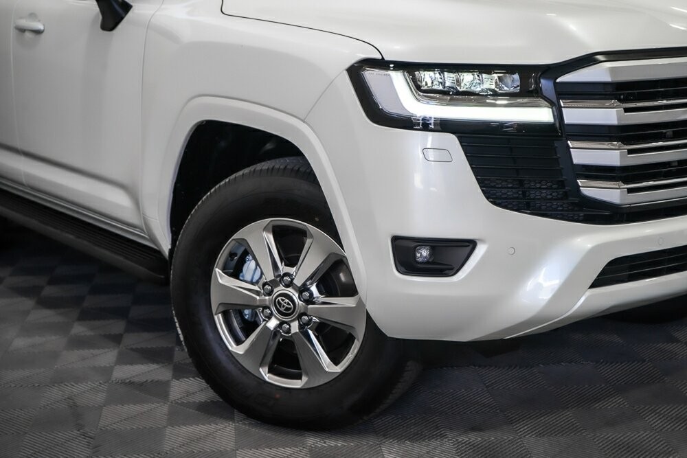 Toyota Landcruiser image 2