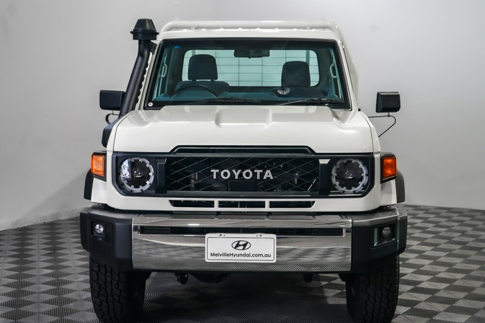 Toyota Landcruiser image 3