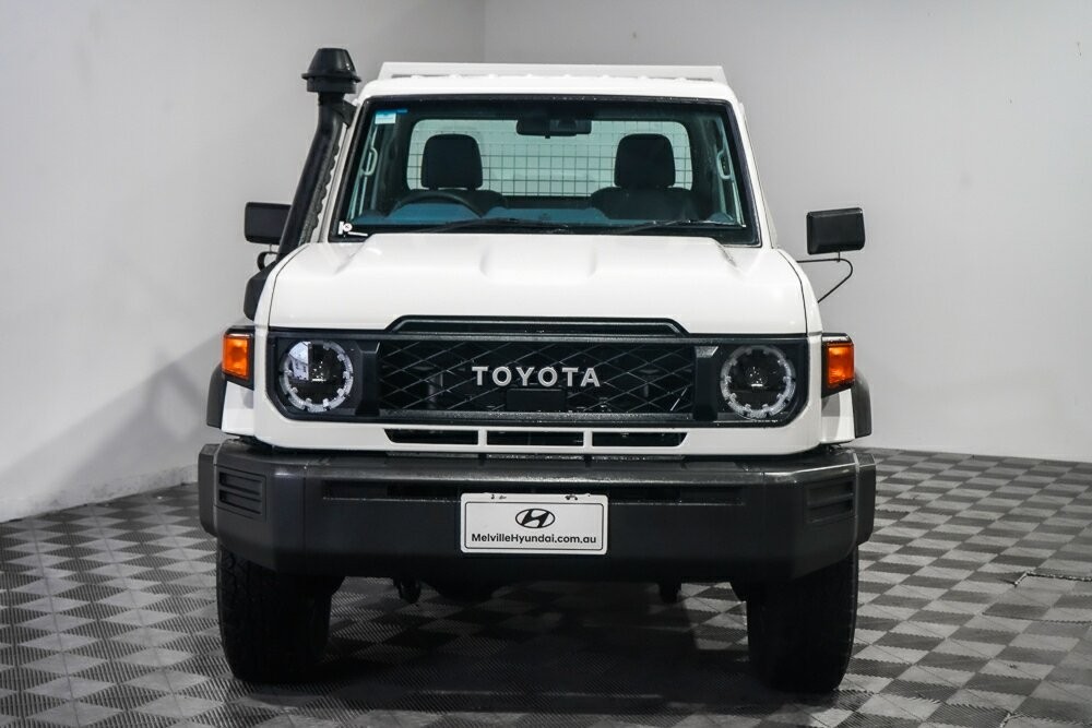 Toyota Landcruiser image 3