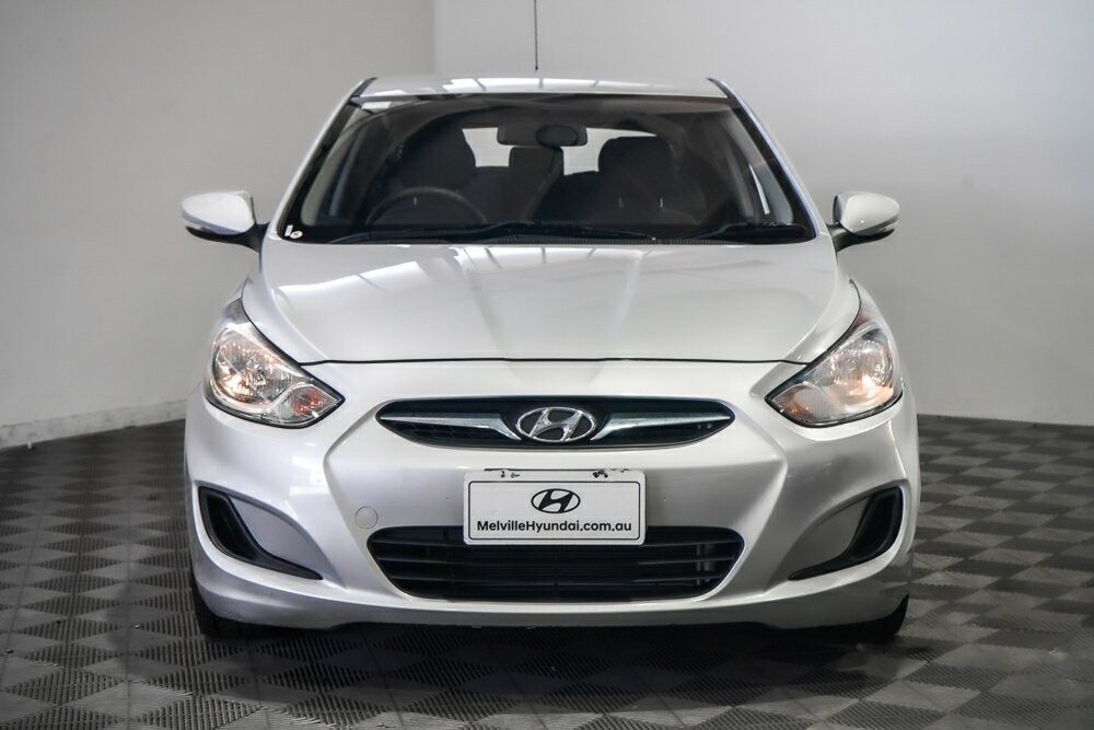 Hyundai Accent image 2