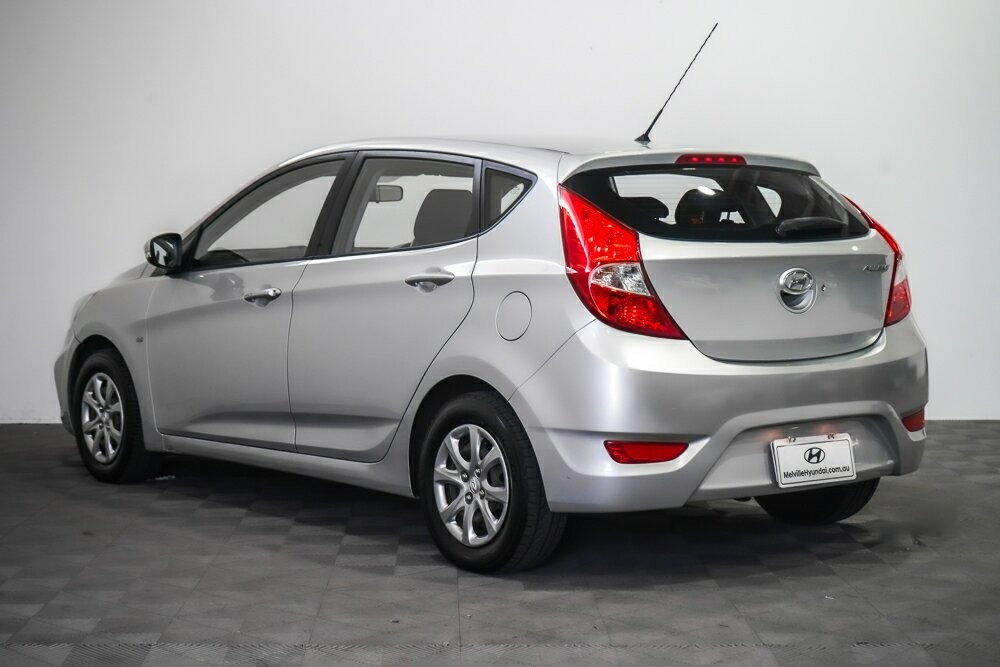 Hyundai Accent image 4