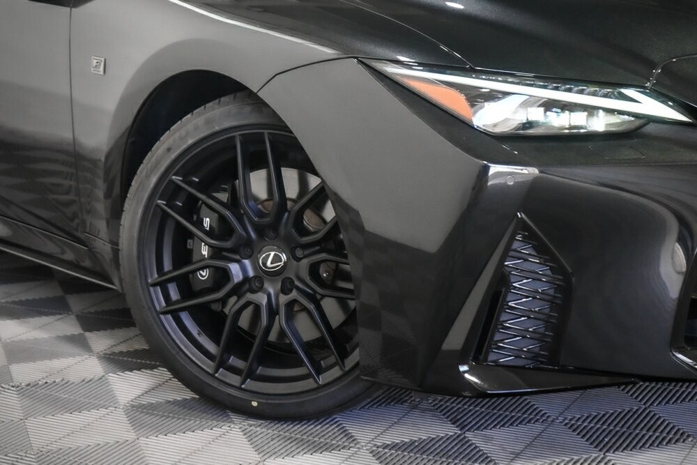 Lexus Is image 2