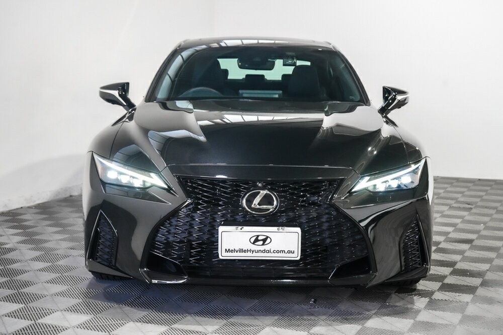 Lexus Is image 3
