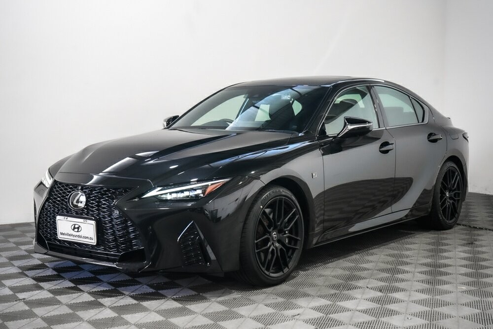 Lexus Is image 4