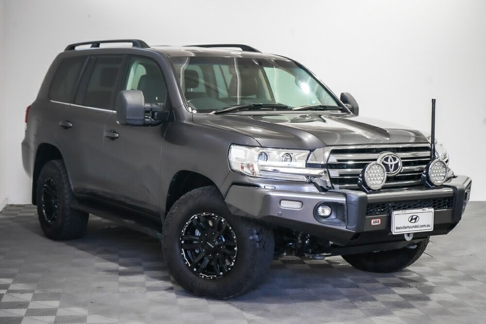 Toyota Landcruiser image 2
