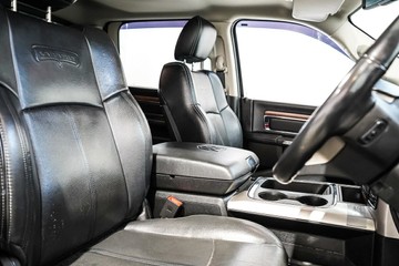 https://vehicle-cdn.autoleague.cloud/17009_11018125_18.jpg