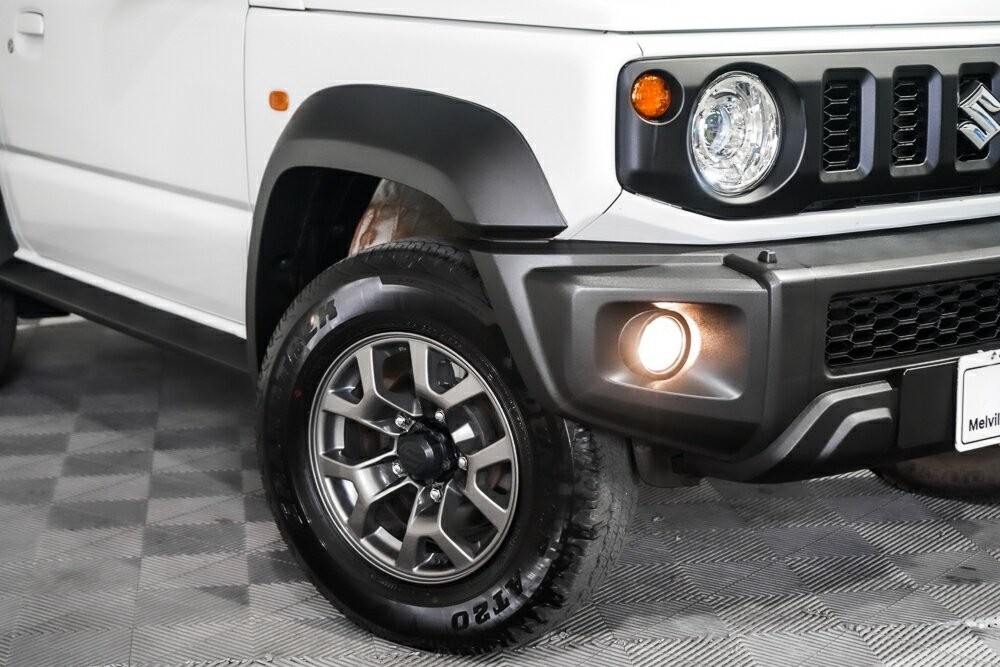 Suzuki Jimny image 2