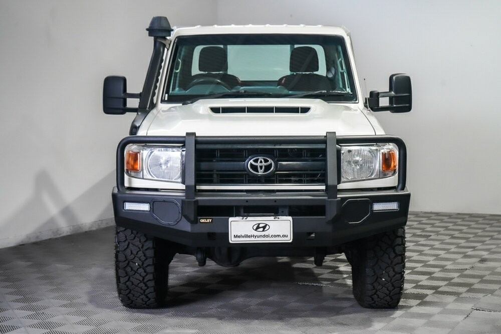 Toyota Landcruiser image 3
