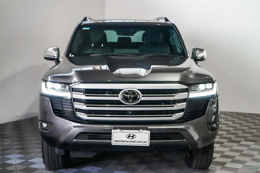 Toyota Landcruiser image 3