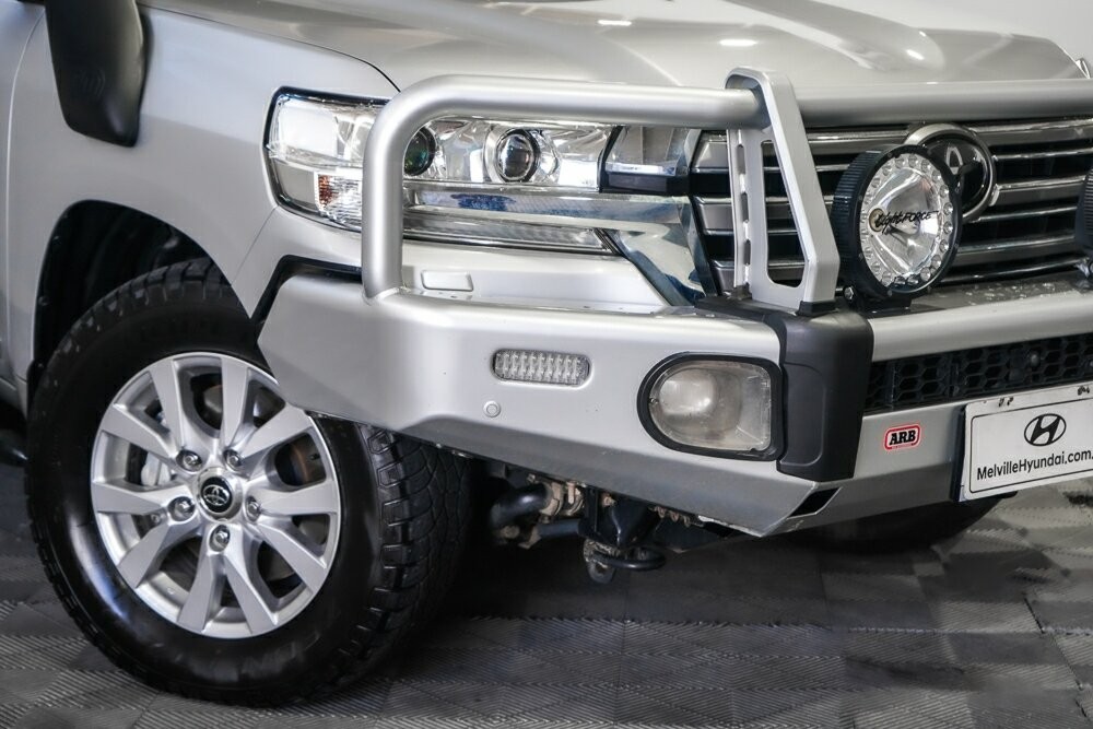 Toyota Landcruiser image 2