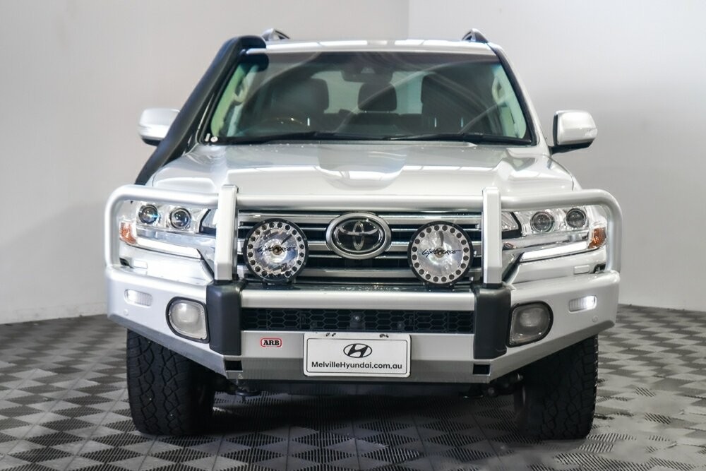 Toyota Landcruiser image 3