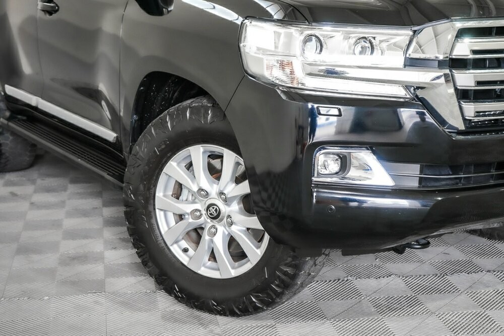 Toyota Landcruiser image 2