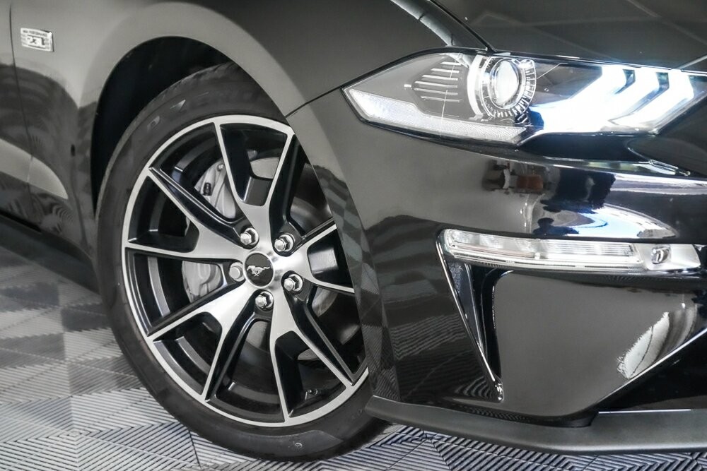 Ford Mustang image 2