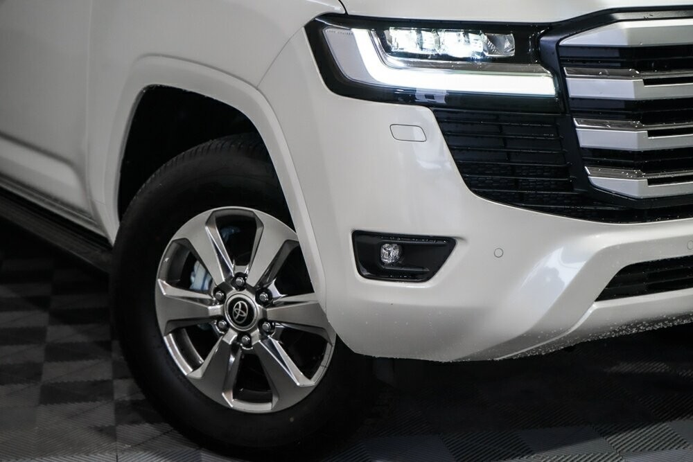 Toyota Landcruiser image 2