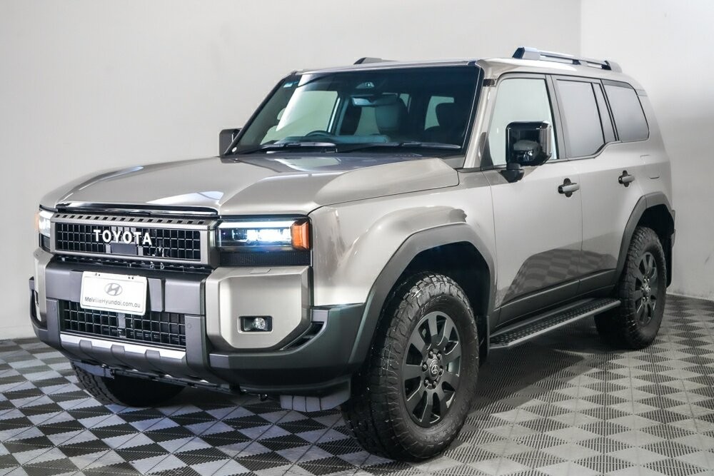 Toyota Landcruiser Prado image 4