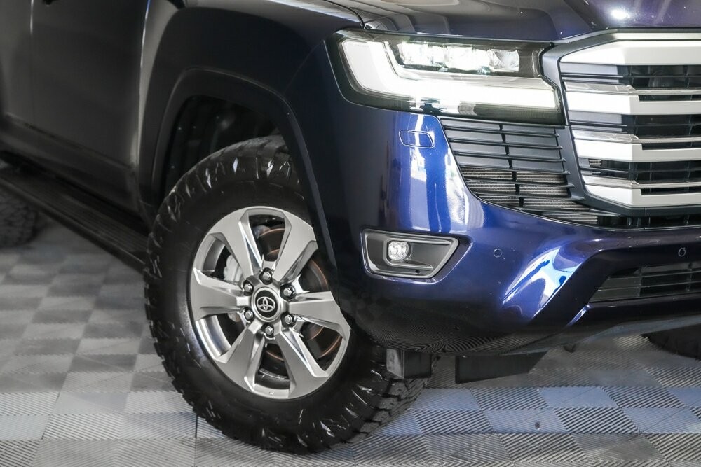 Toyota Landcruiser image 2