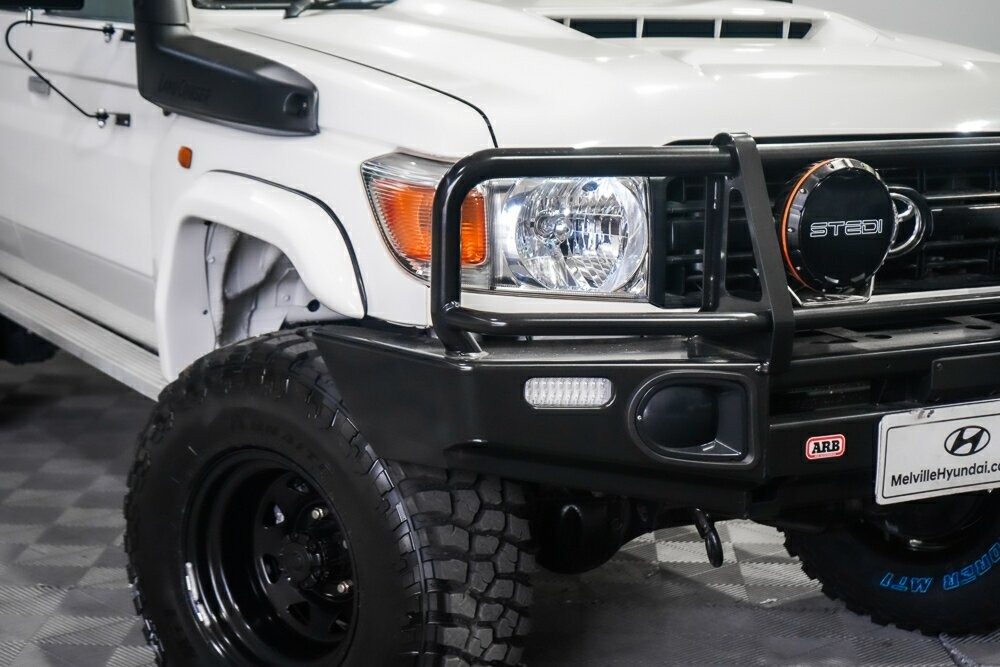 Toyota Landcruiser image 2