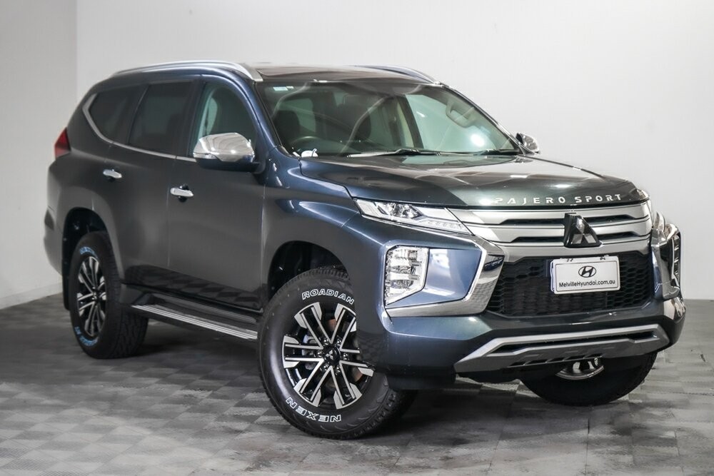 Mitsubishi Pajero Sport image 1