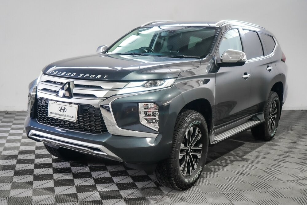 Mitsubishi Pajero Sport image 4