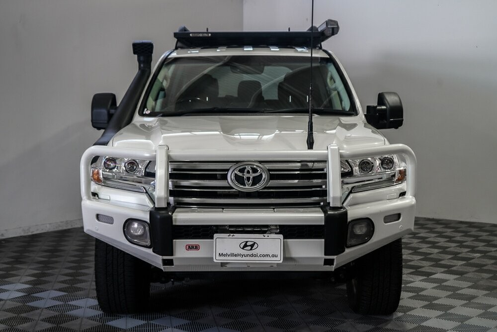 Toyota Landcruiser image 3