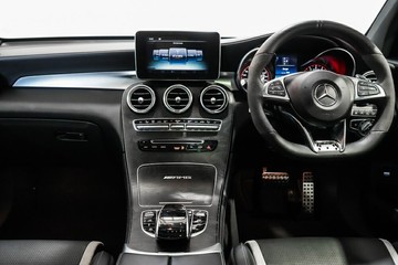 https://vehicle-cdn.autoleague.cloud/17009_11018203_12.jpg