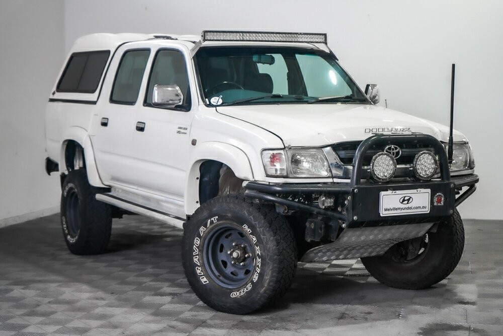 Toyota Hilux image 1