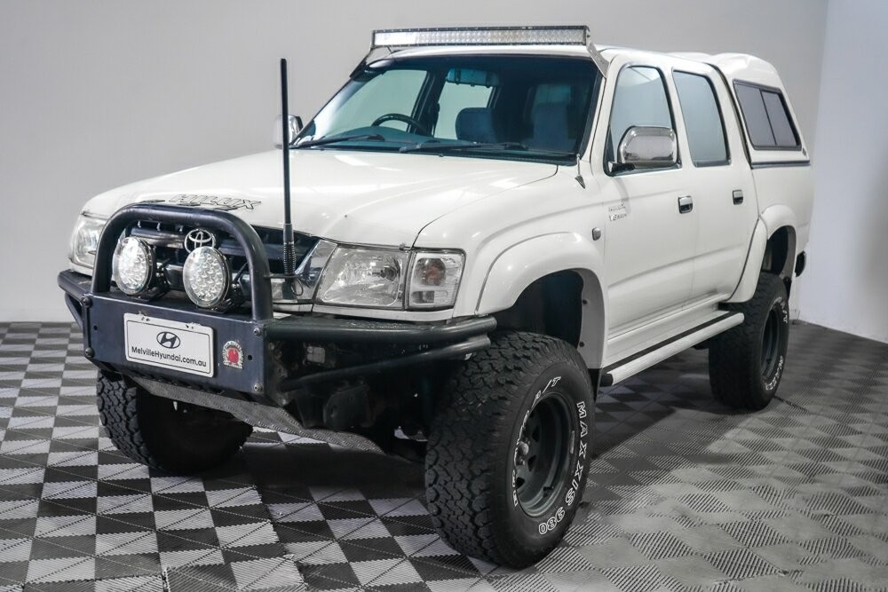 Toyota Hilux image 4