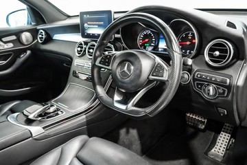 https://vehicle-cdn.autoleague.cloud/17009_11018213_12.jpg