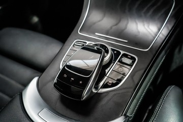 https://vehicle-cdn.autoleague.cloud/17009_11018213_17.jpg