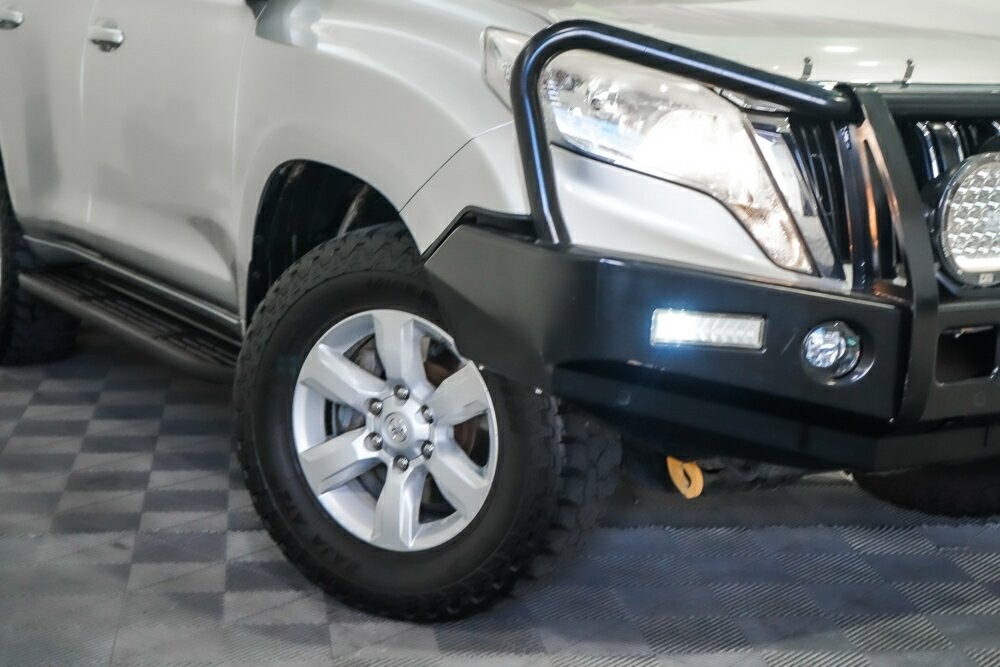 Toyota Landcruiser Prado image 2