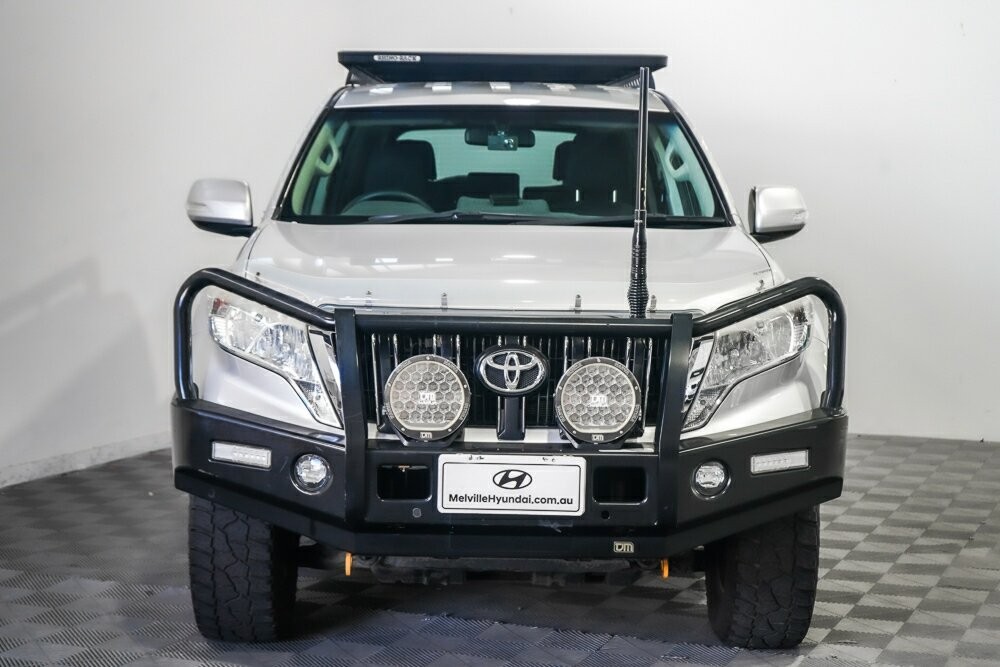Toyota Landcruiser Prado image 4