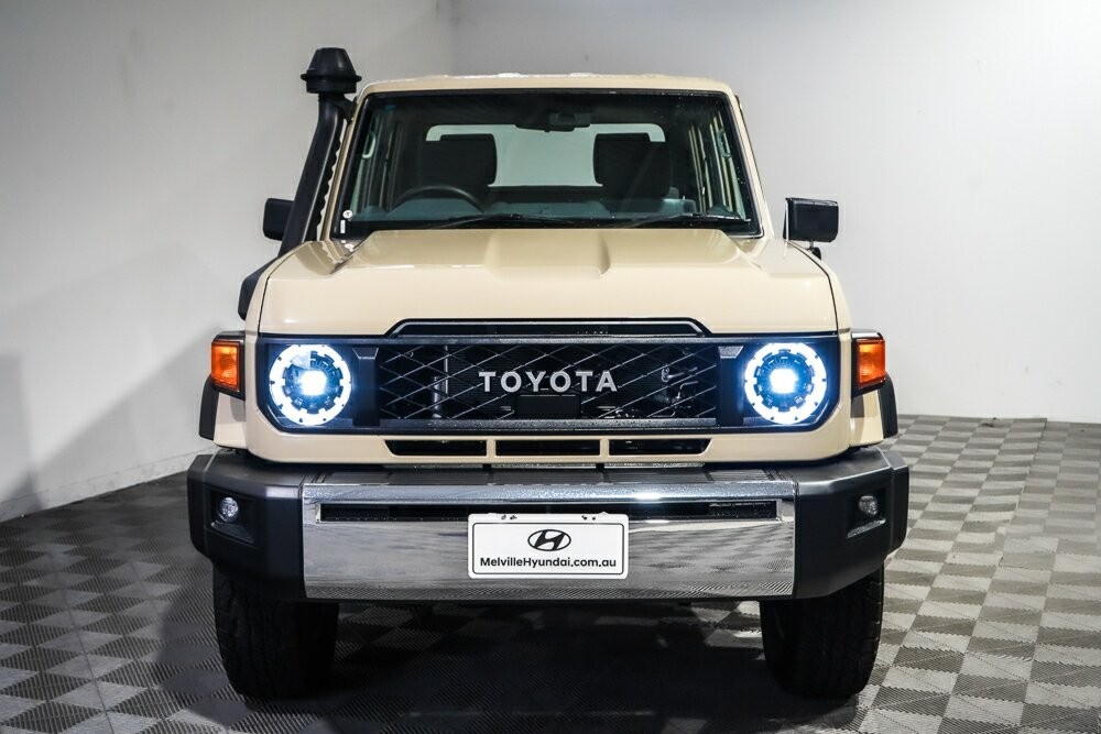 Toyota Landcruiser image 3